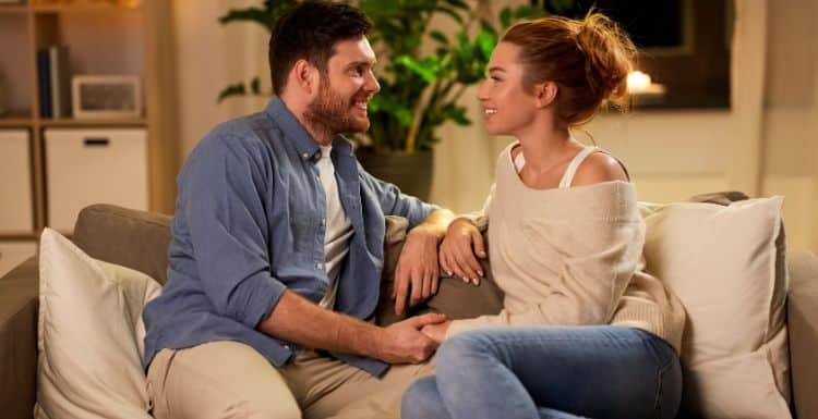 14 Tips For Effective Communication In a Relationship